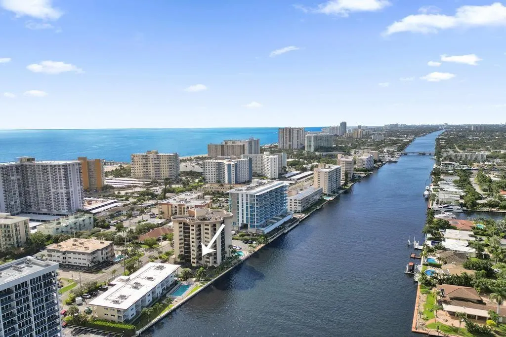 501 N Riverside Dr, #203