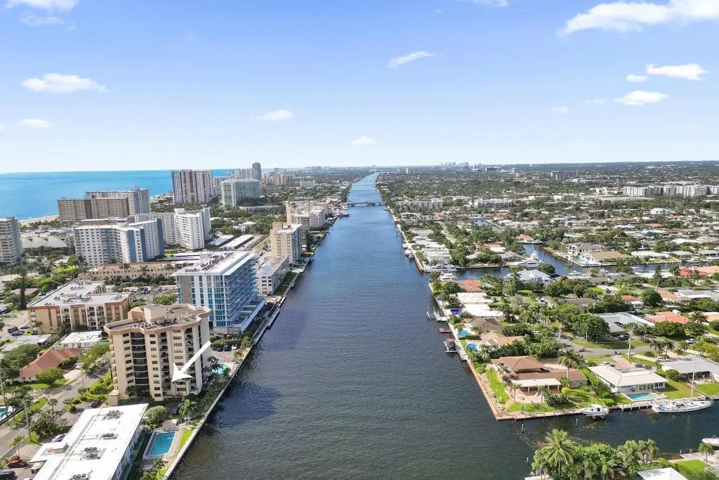 501 N Riverside Dr, #203