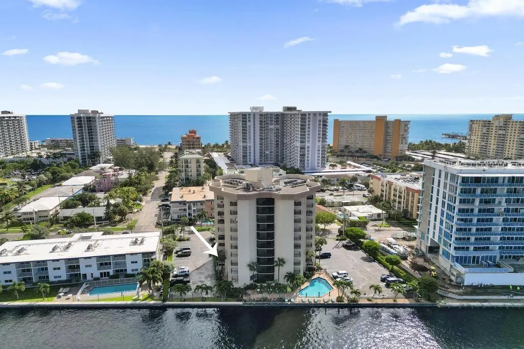 501 N Riverside Dr, #203