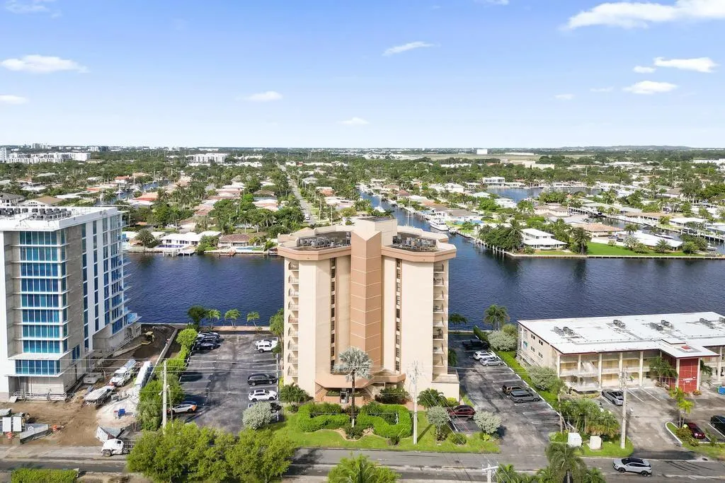 501 N Riverside Dr, #203