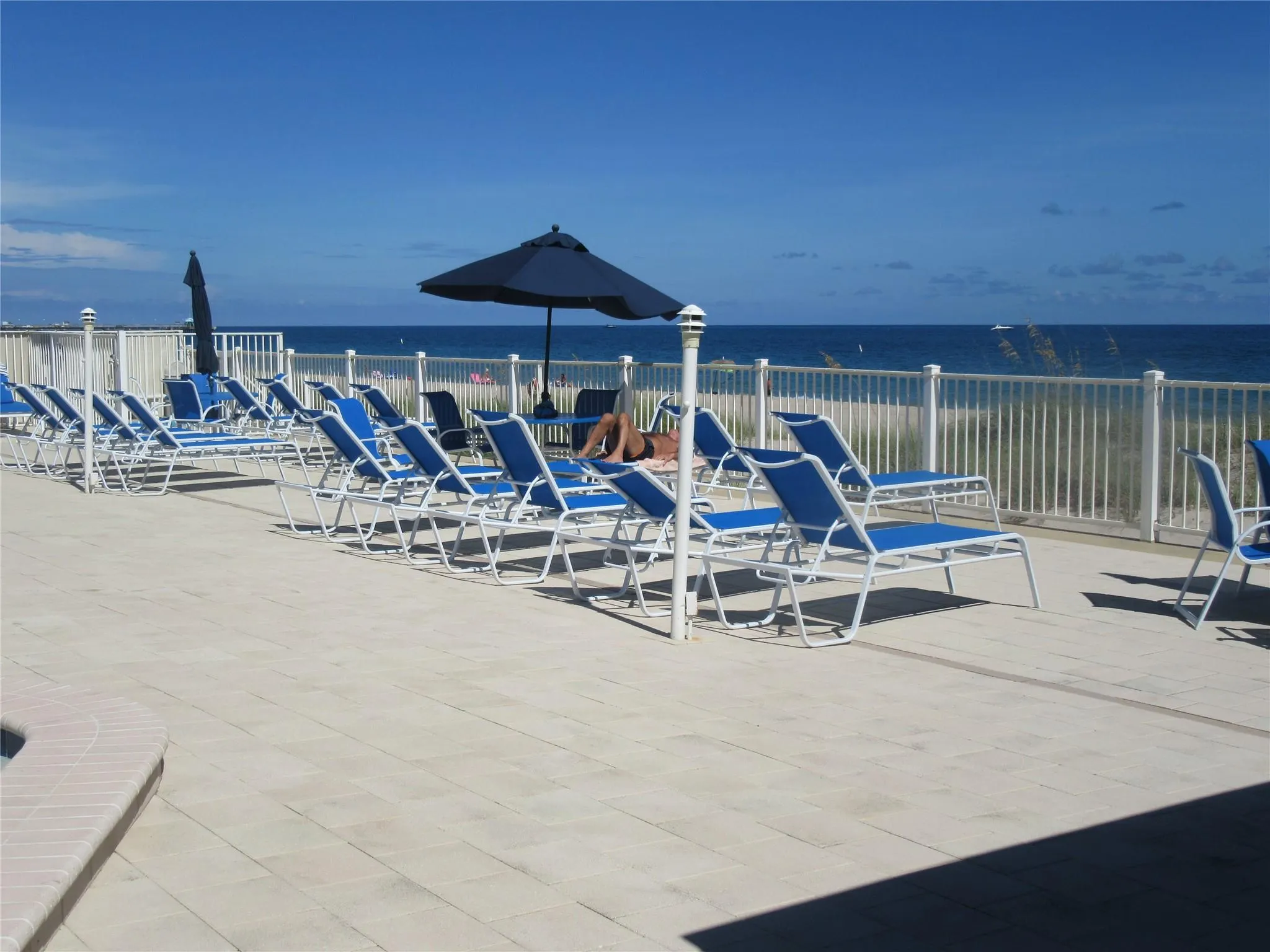 4050 N Ocean Dr, #402