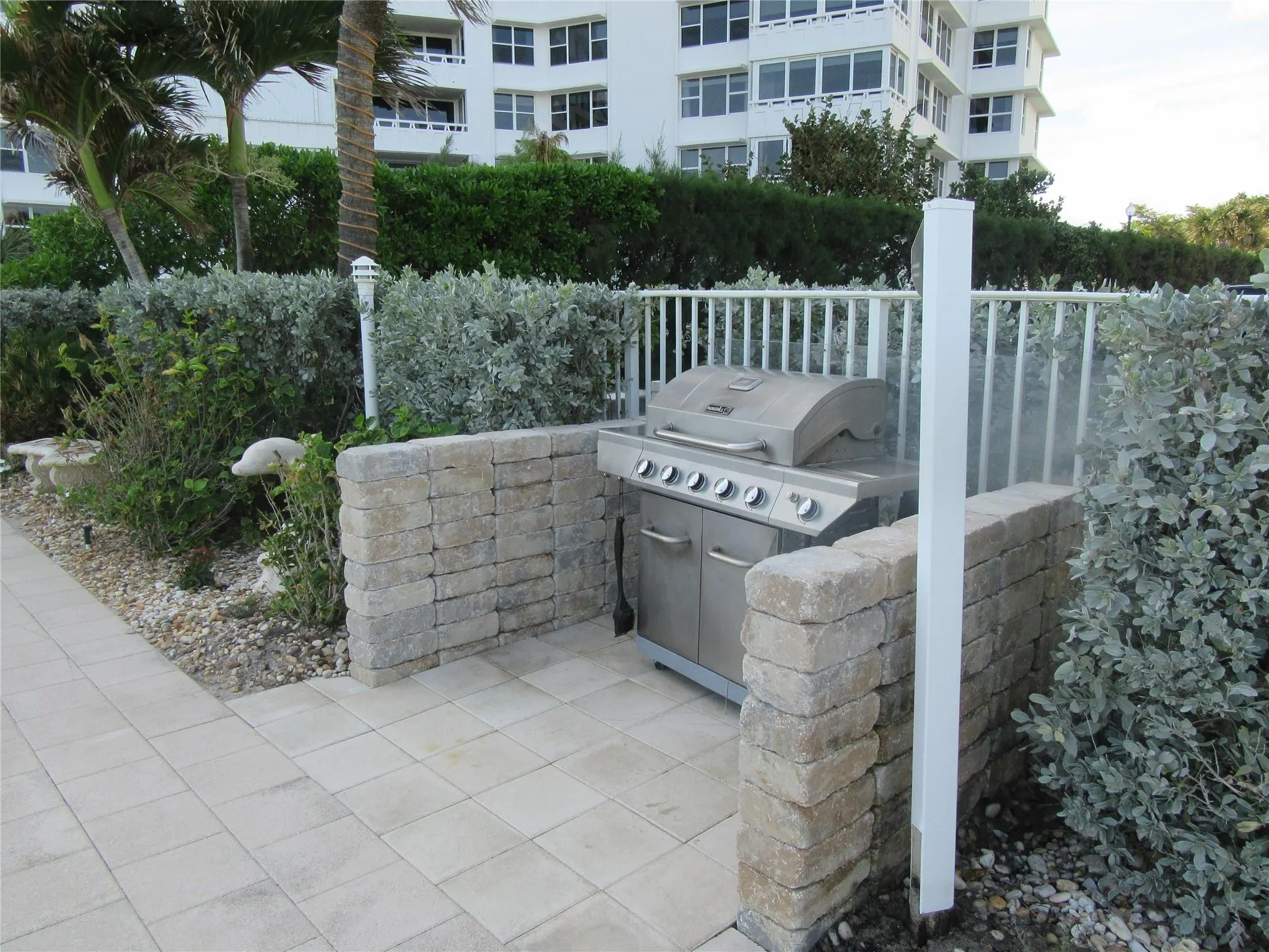 4050 N Ocean Dr, #402