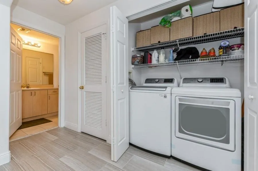 533 NE 3rd Ave, #551