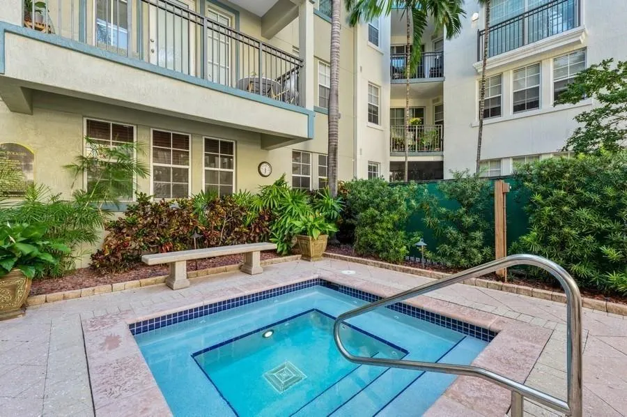 533 NE 3rd Ave, #551