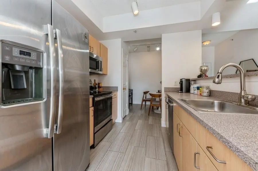 533 NE 3rd Ave, #551