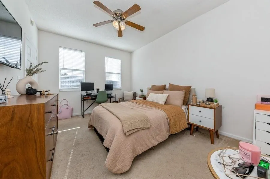 533 NE 3rd Ave, #551