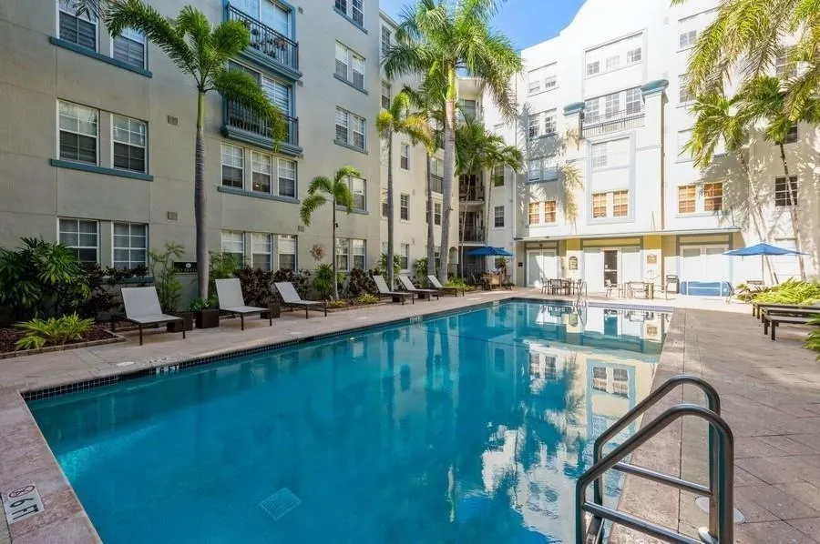 533 NE 3rd Ave, #551