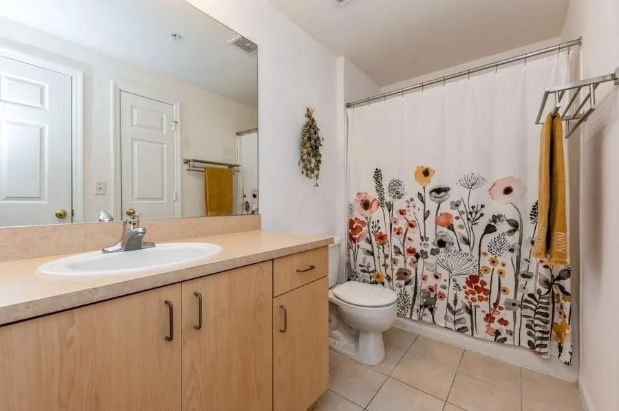 533 NE 3rd Ave, #551