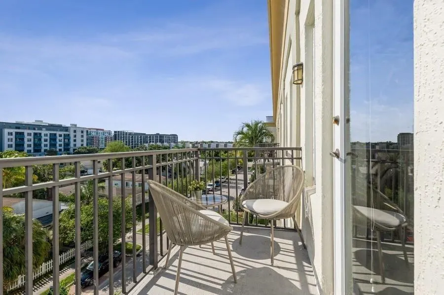 533 NE 3rd Ave, #551