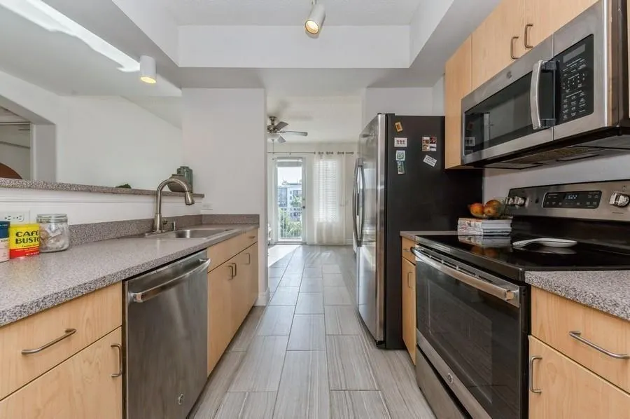 533 NE 3rd Ave, #551