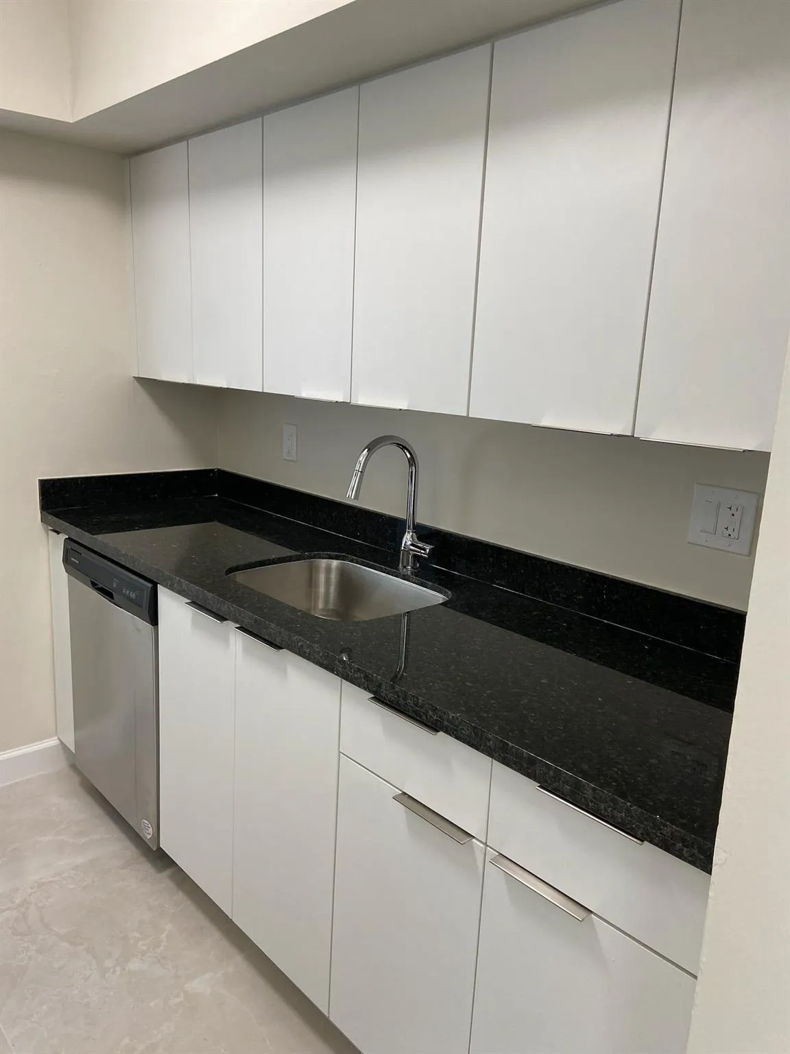 6540 NE 18th Ave, #305
