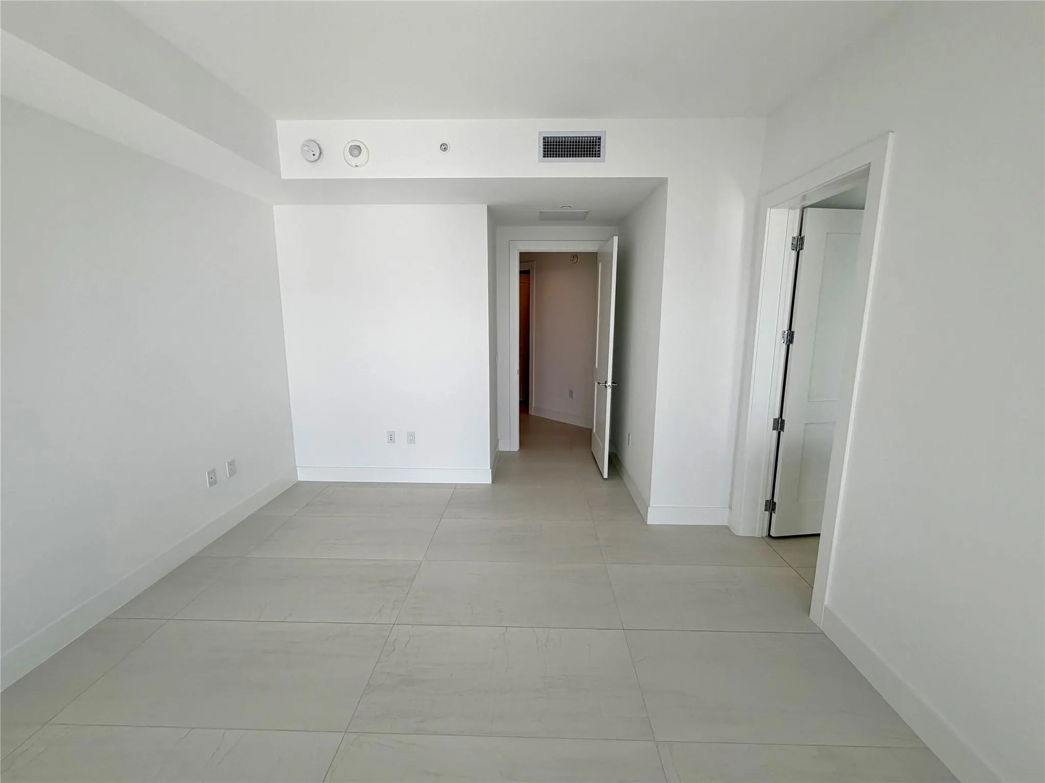 153 N Seabreeze blv, #704