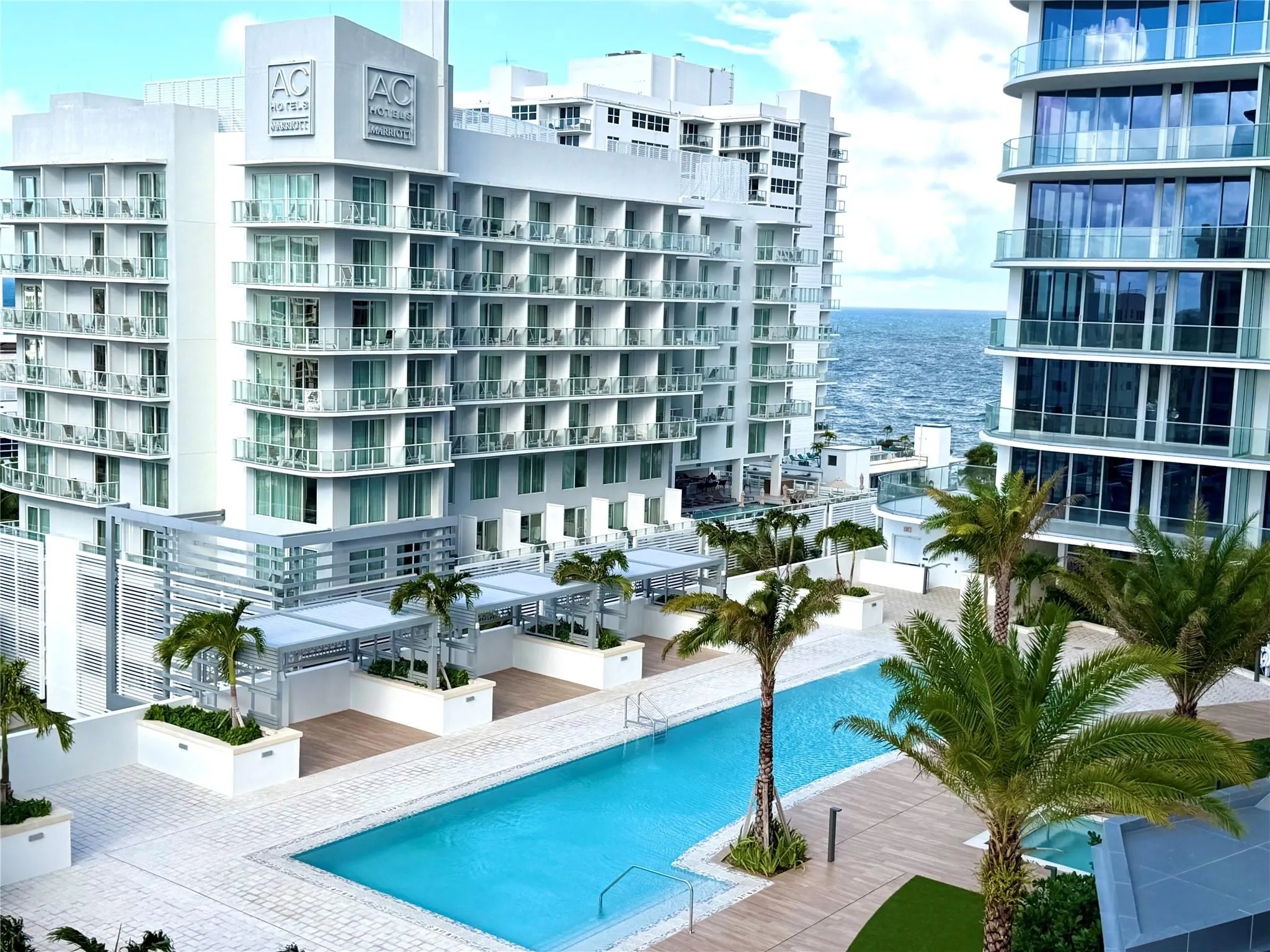 153 N Seabreeze blv, #704
