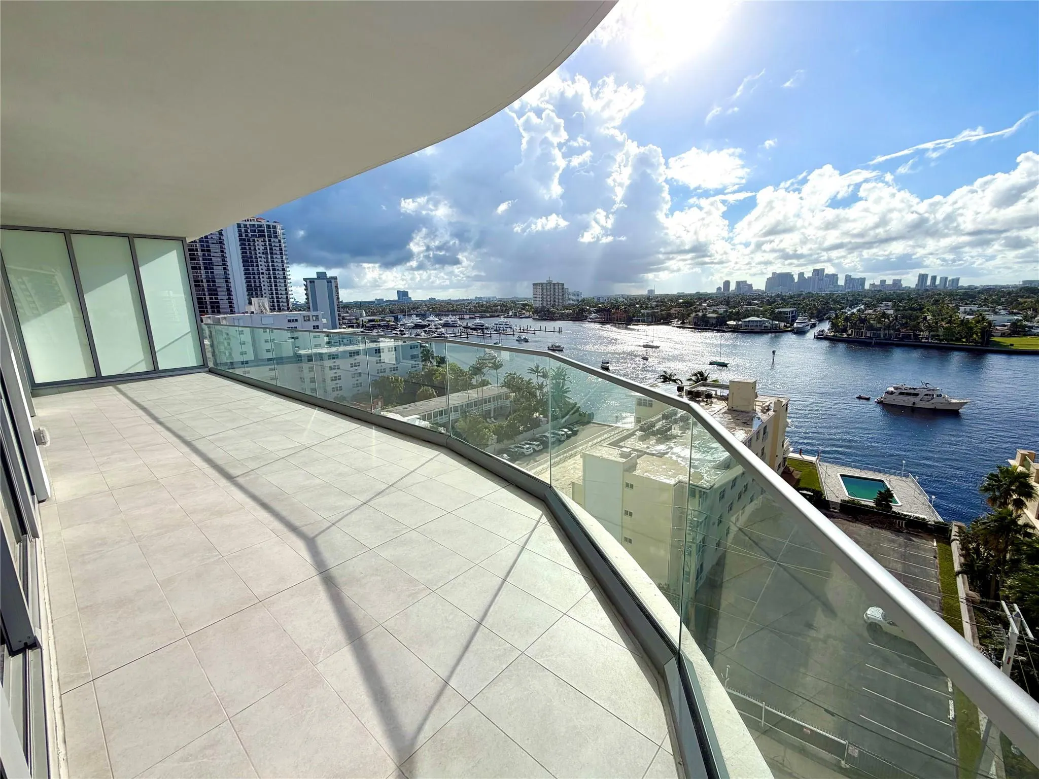153 N Seabreeze blv, #704