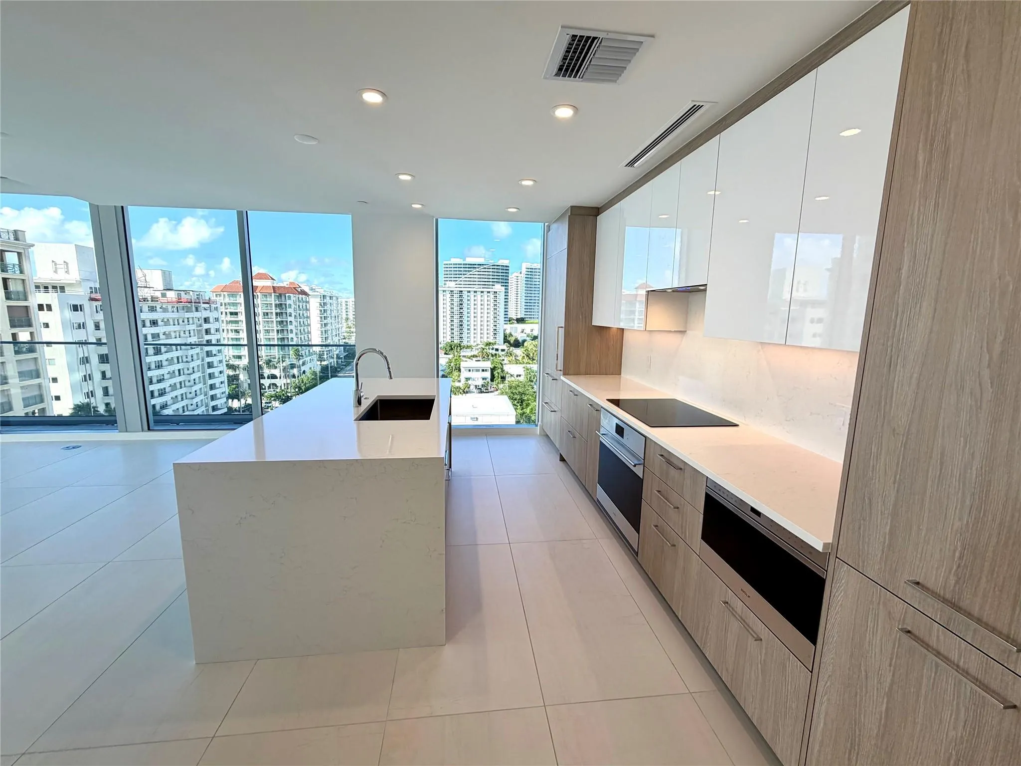 153 N Seabreeze blv, #704