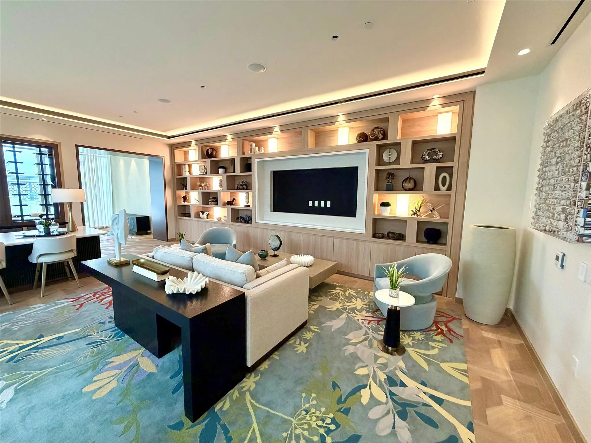 153 N Seabreeze blv, #704