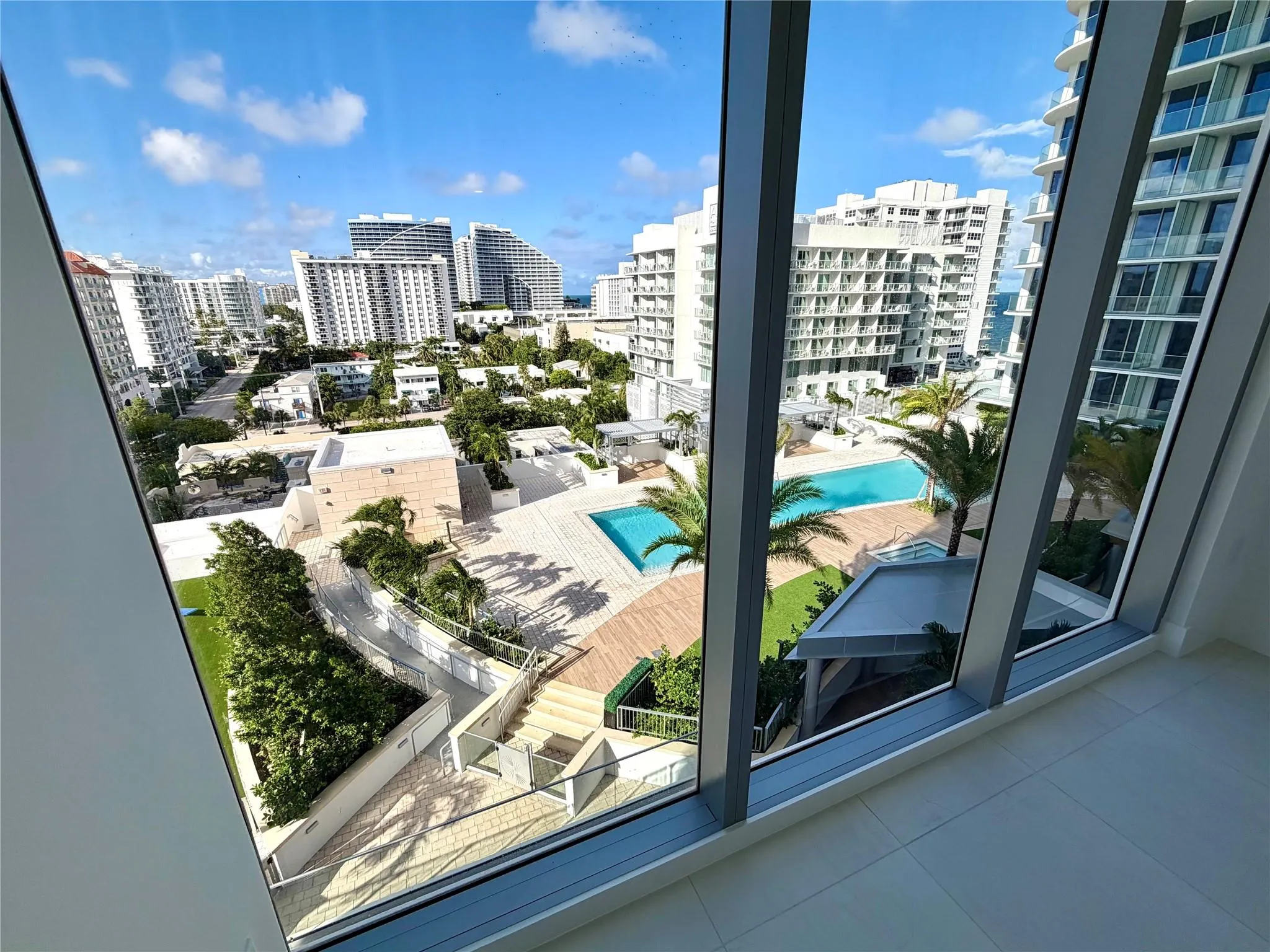 153 N Seabreeze blv, #704