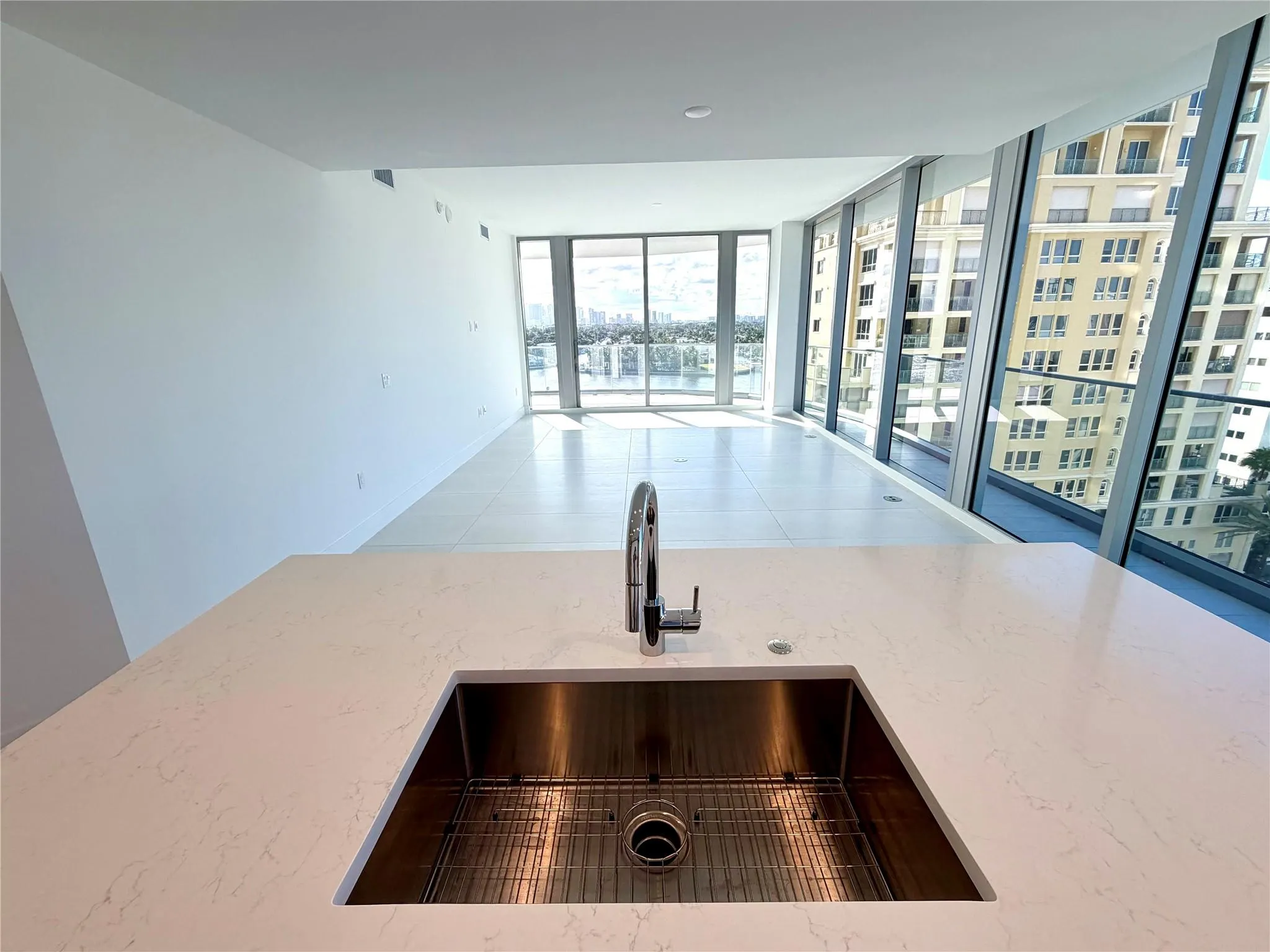 153 N Seabreeze blv, #704