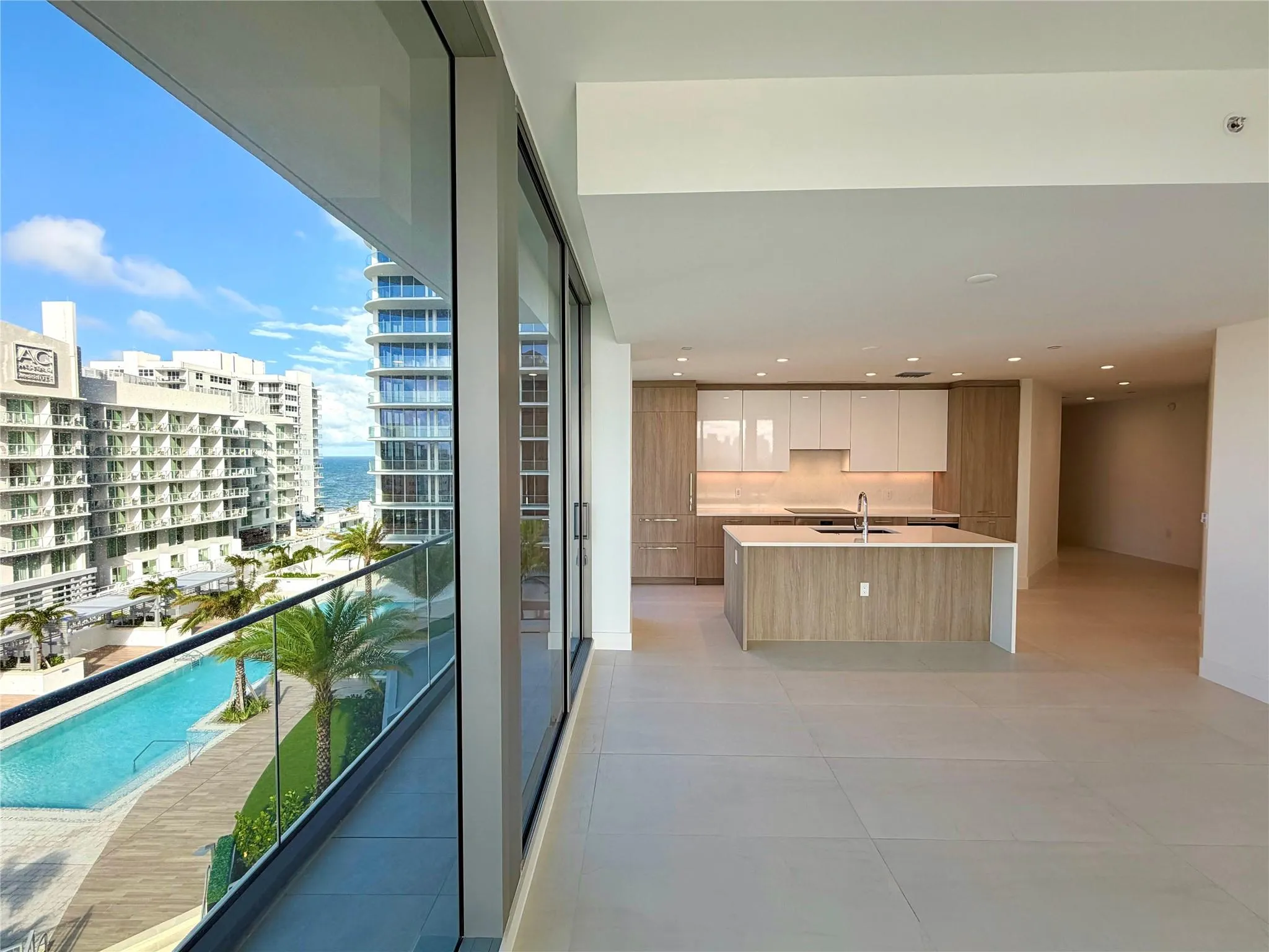 153 N Seabreeze blv, #704