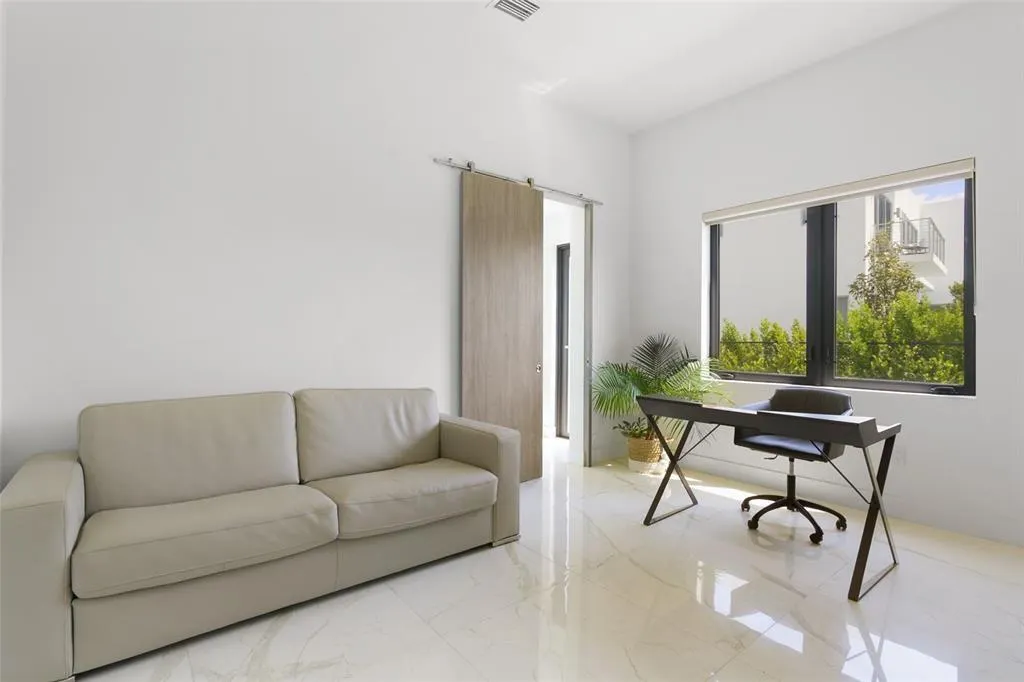 16552 Botaniko Dr S