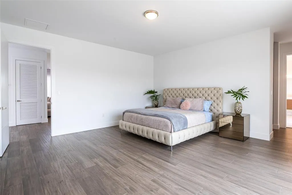 16552 Botaniko Dr S