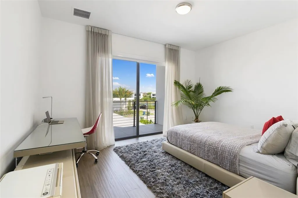 16552 Botaniko Dr S