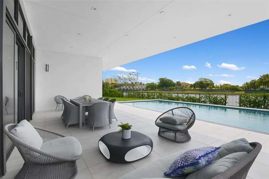 16552 Botaniko Dr S