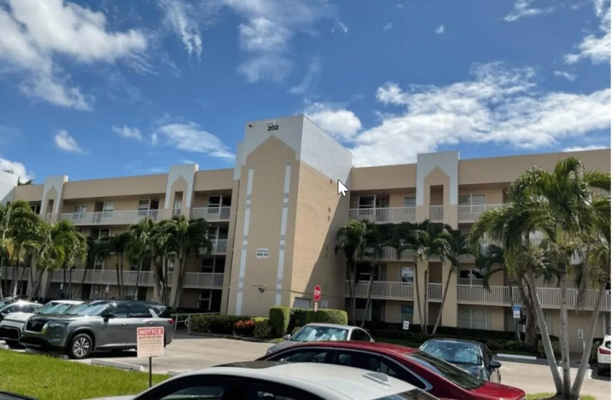 10160 NW 24th Pl, #205