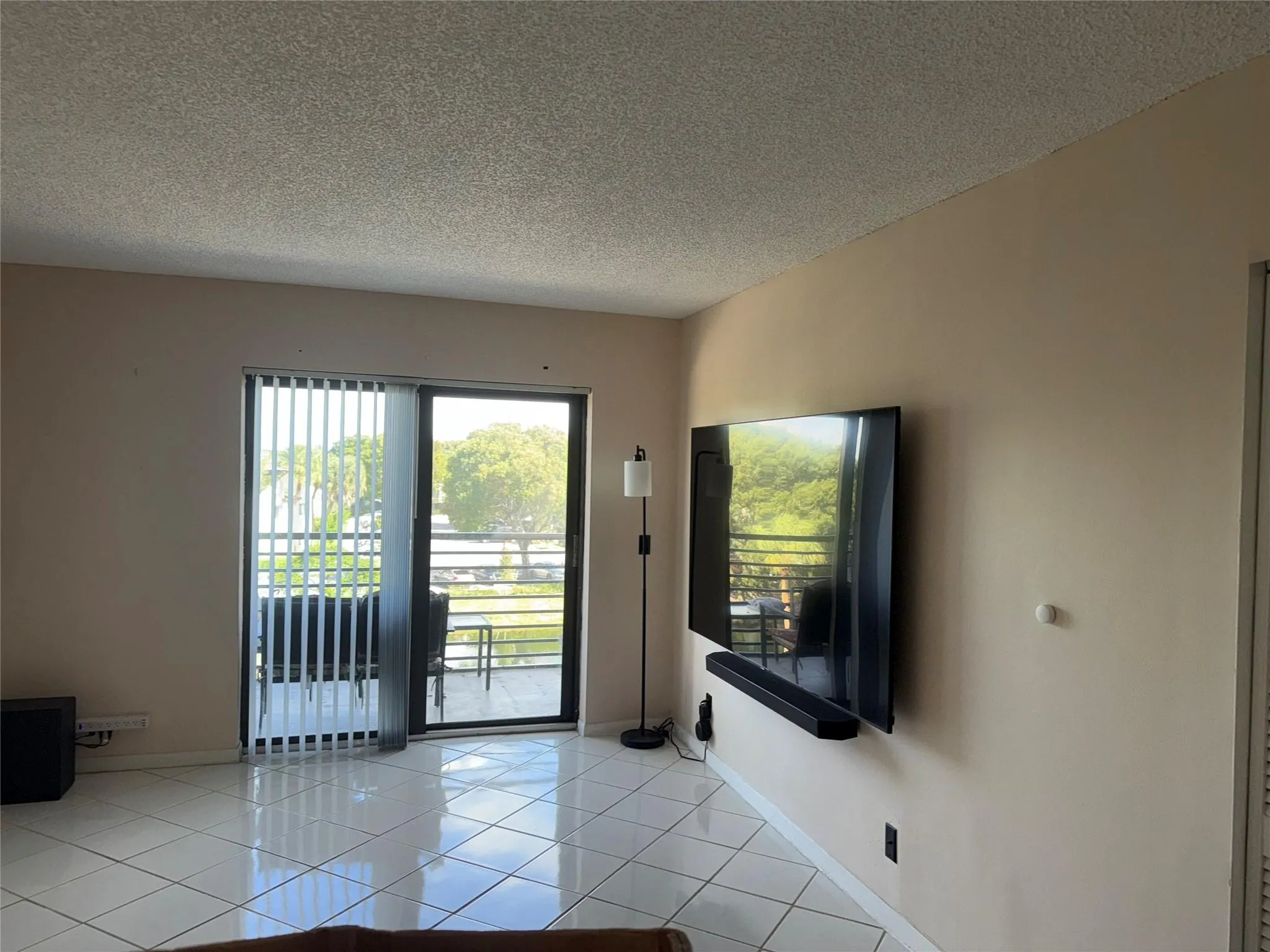 3700 N Pine Island Rd, #412