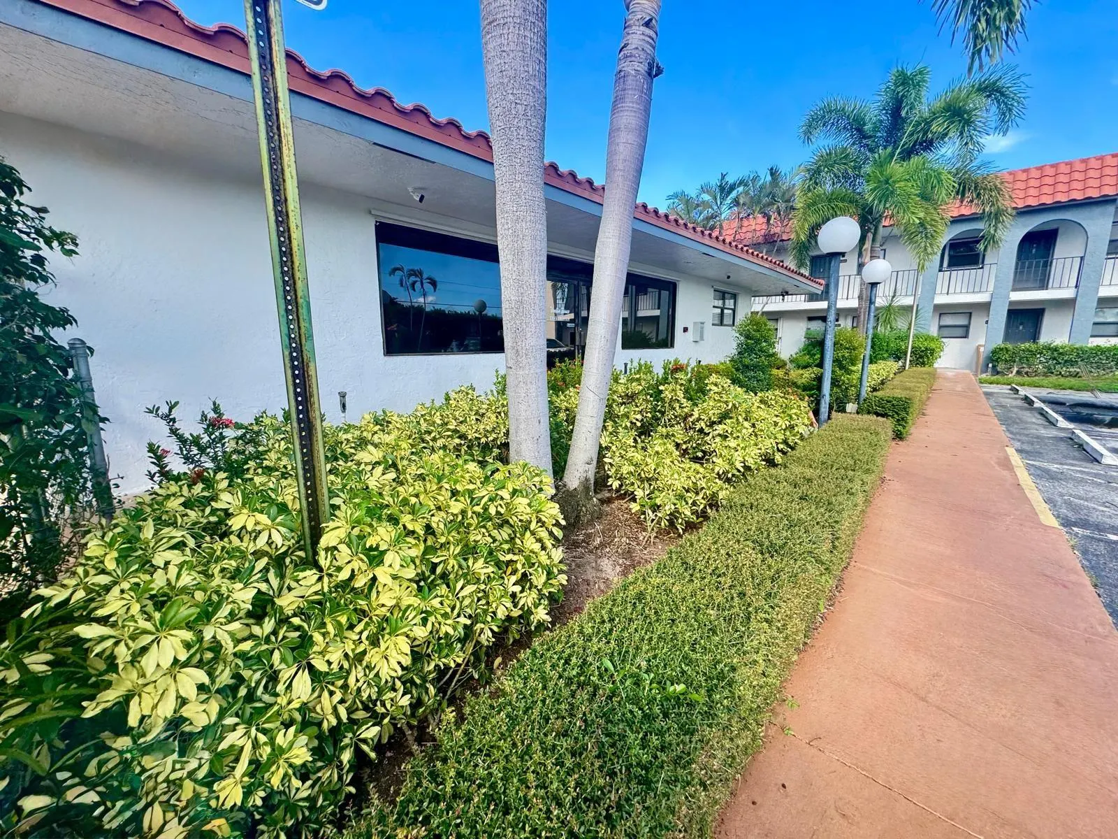 2161 W Woolbright Rd, #m202