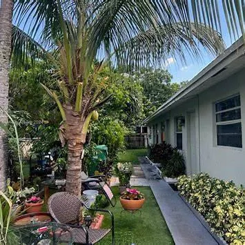 2707 NW 15th Street, #1