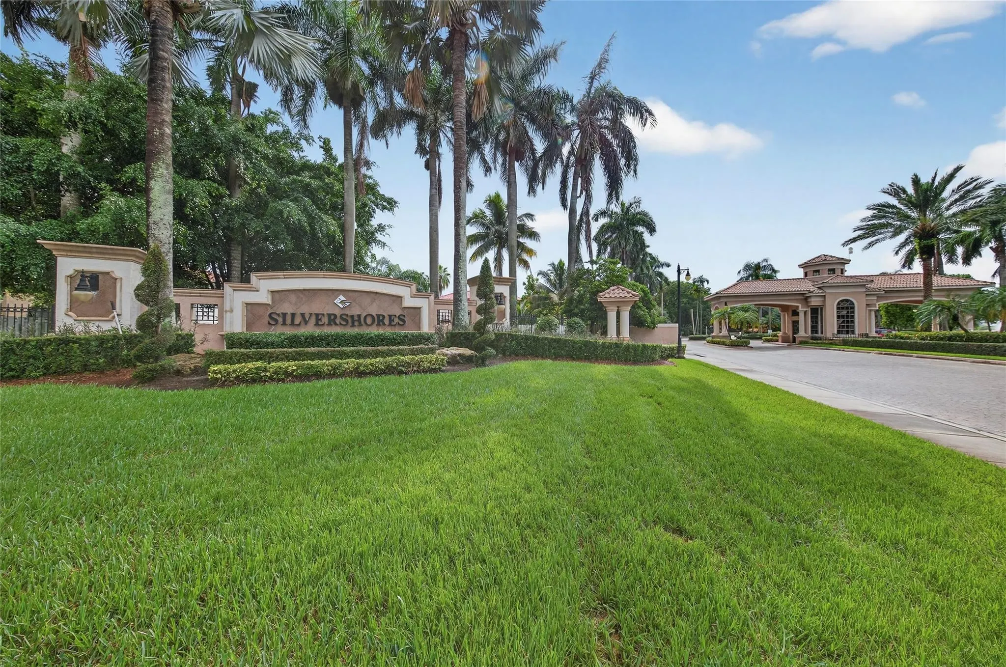 2424 SW 162nd Ave