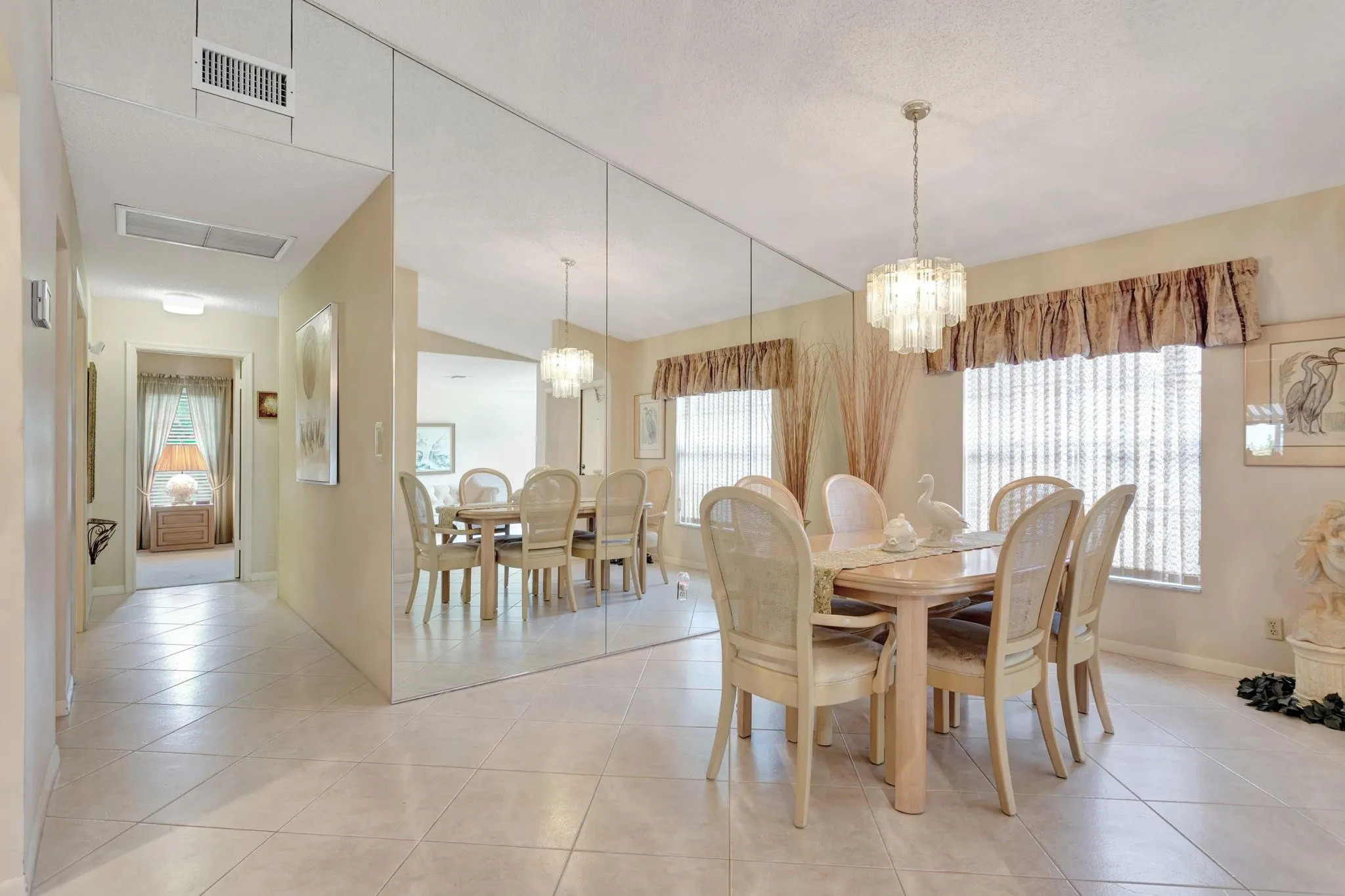 10072 Ramblewood Dr