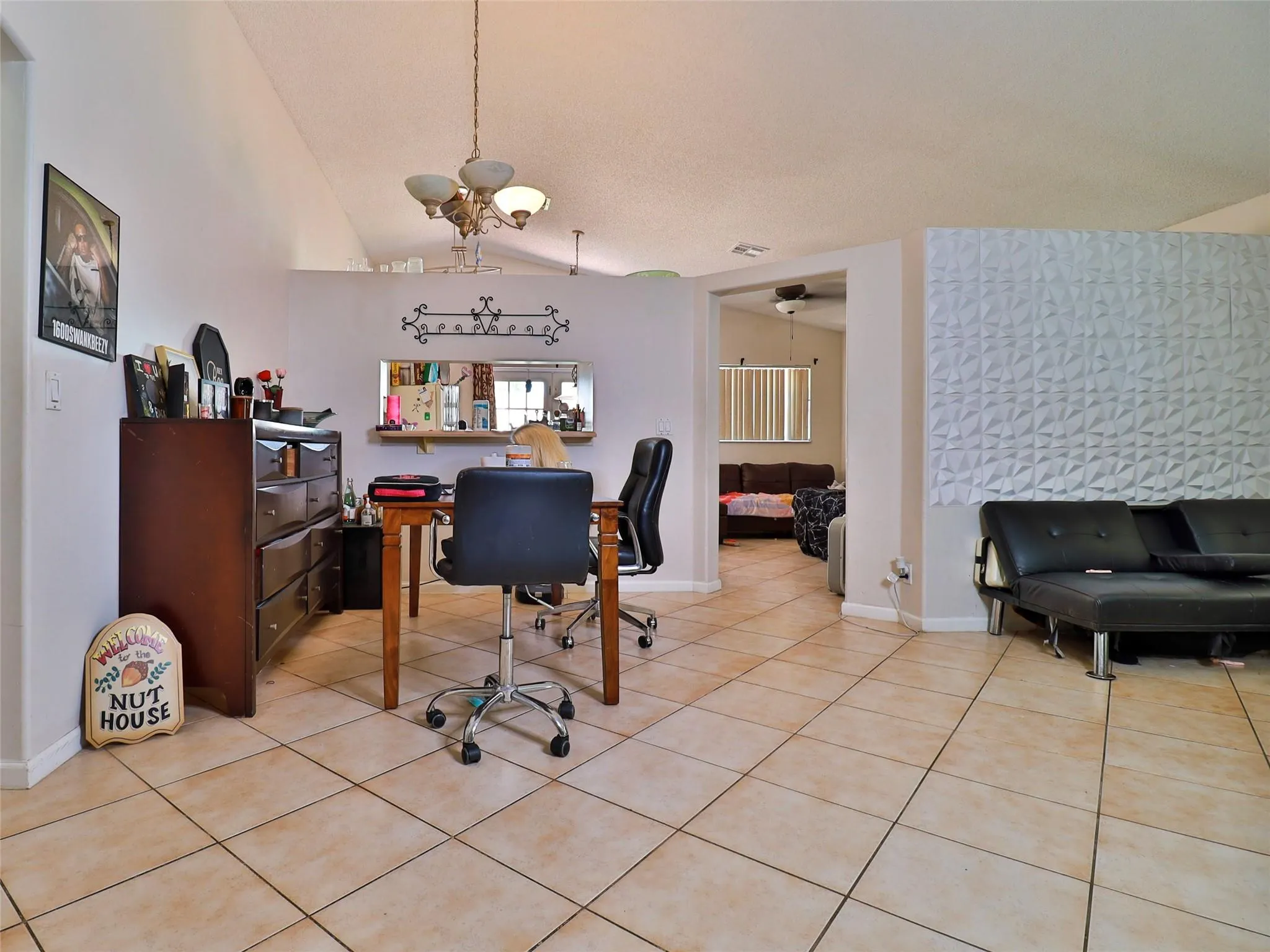 5619 Kingsmill Ct