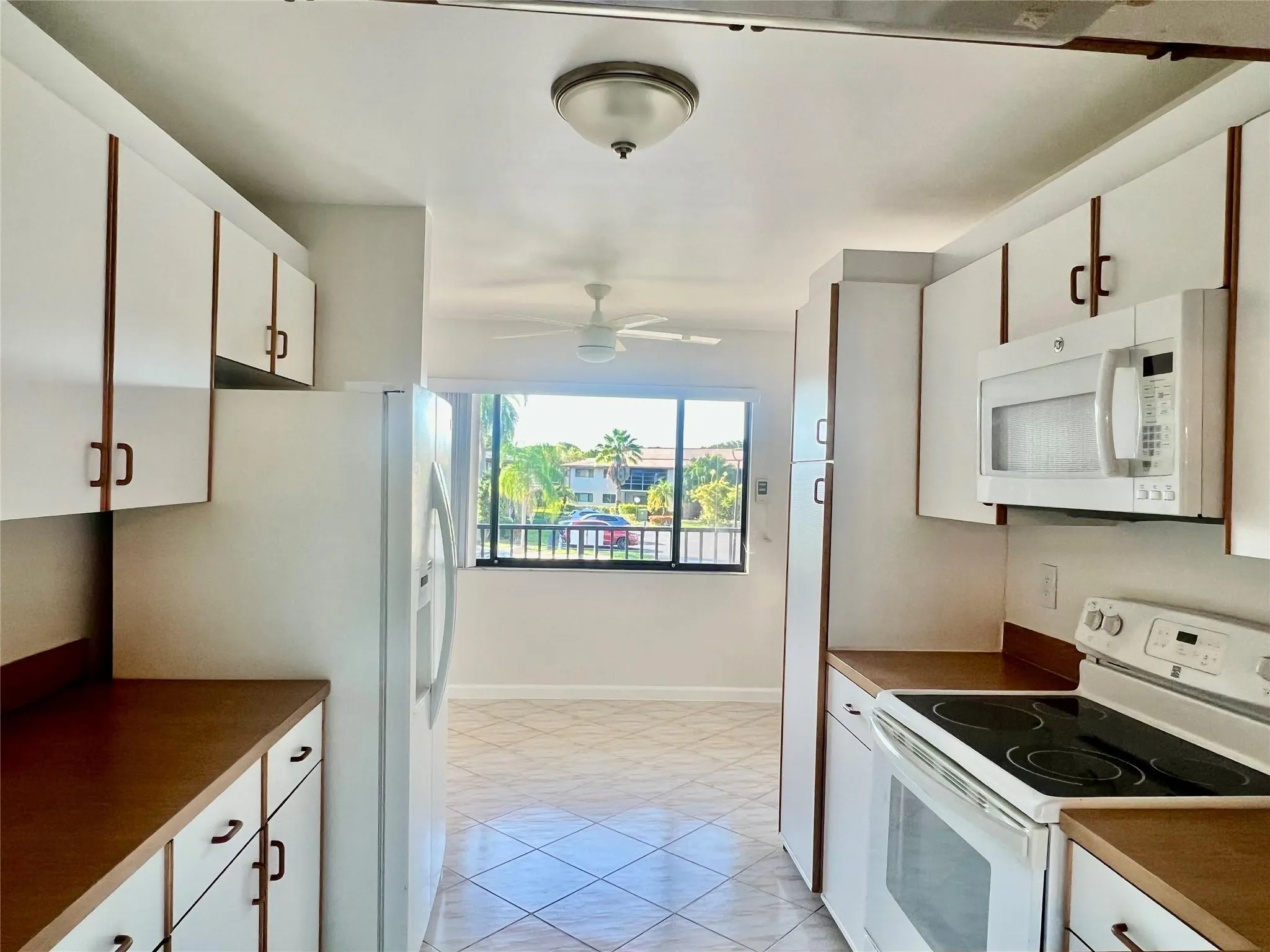9767 N Belfort Cir, #205