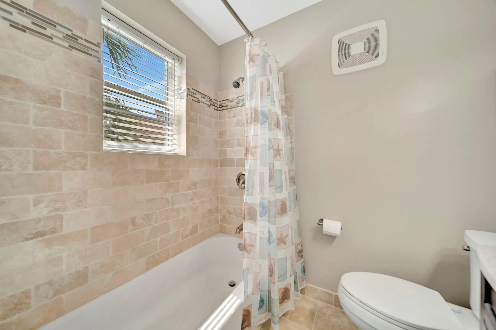 2635 NE 15th St, #2635