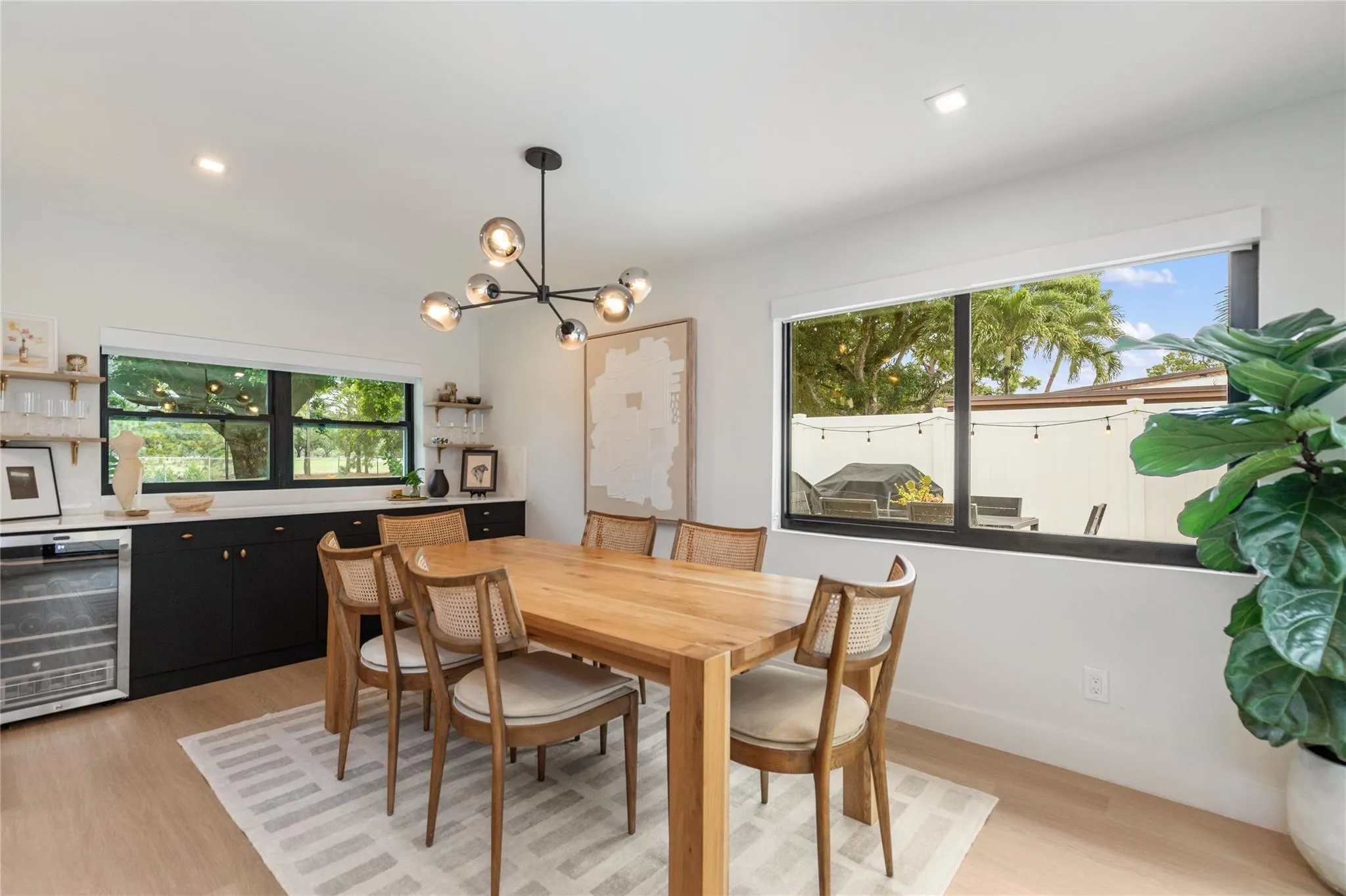 1080 E Country Club Cir