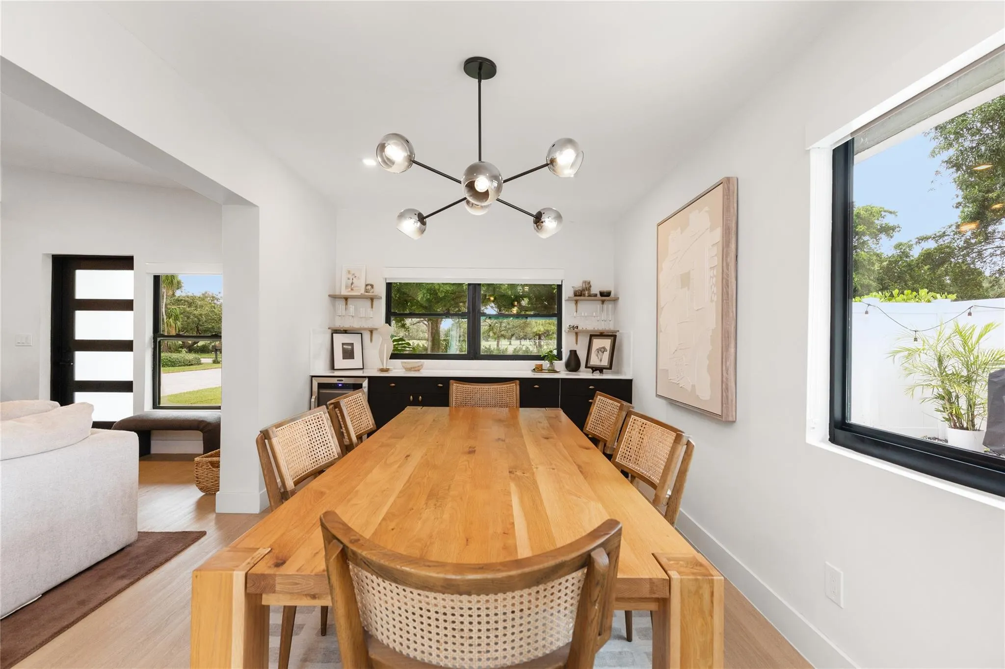 1080 E Country Club Cir