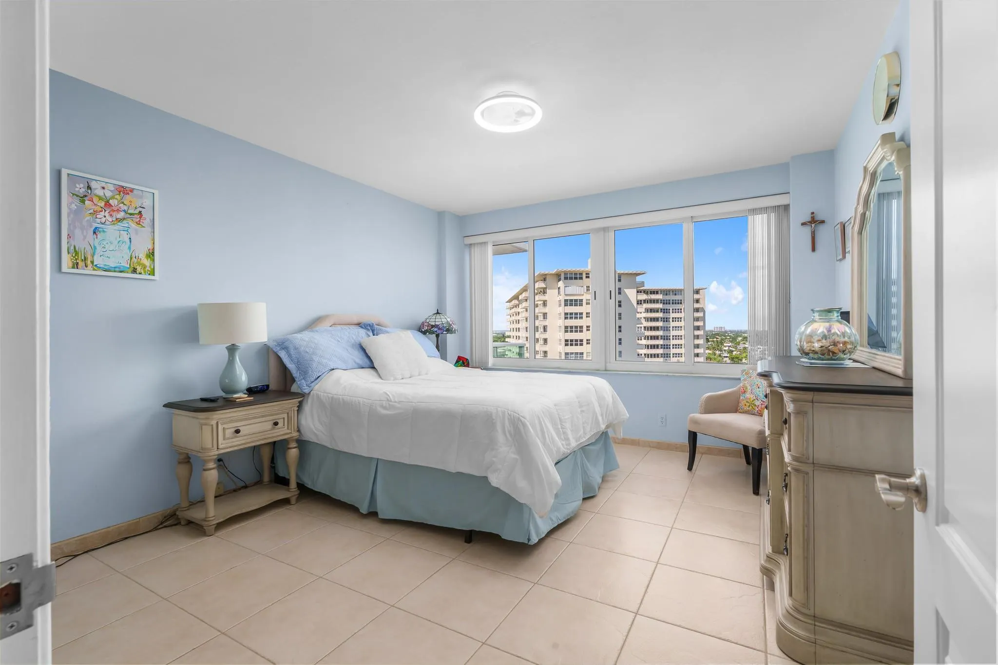 3233 NE 34th St, #1207