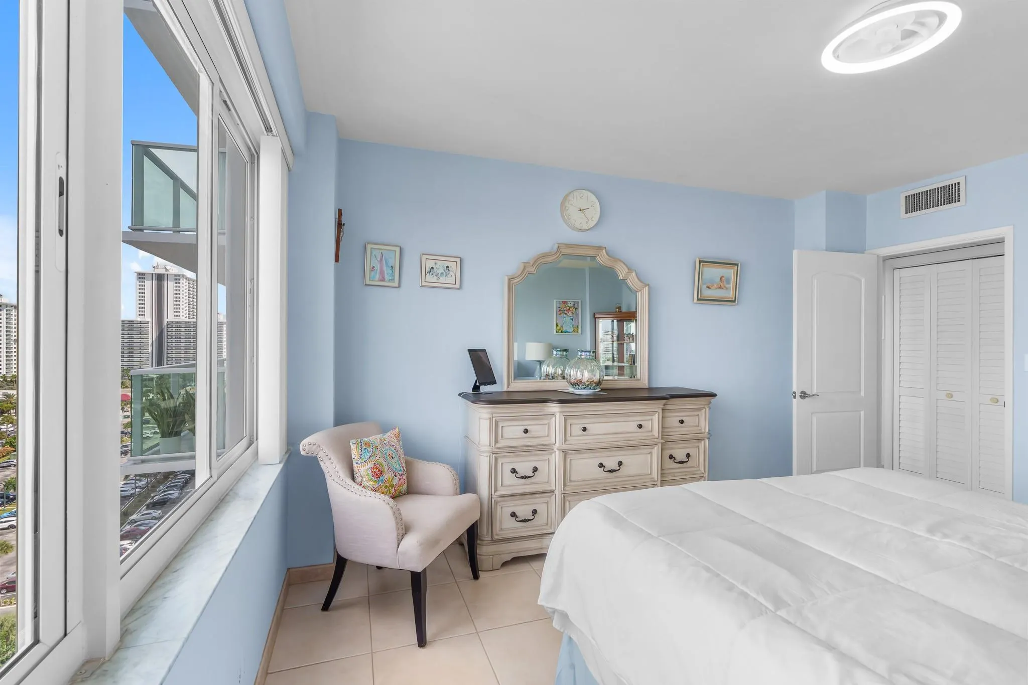 3233 NE 34th St, #1207