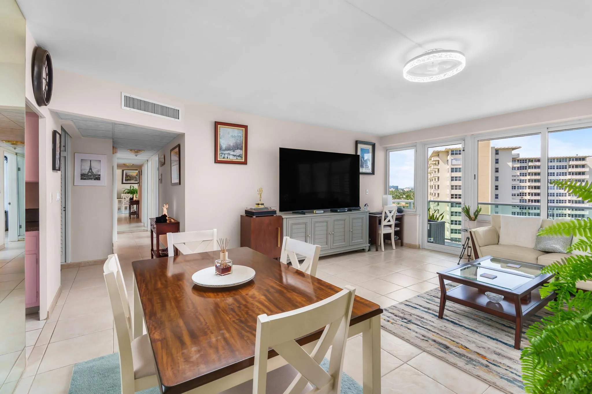 3233 NE 34th St, #1207
