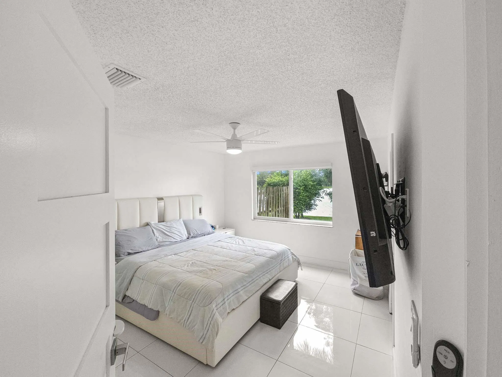 5090 NW 54th St