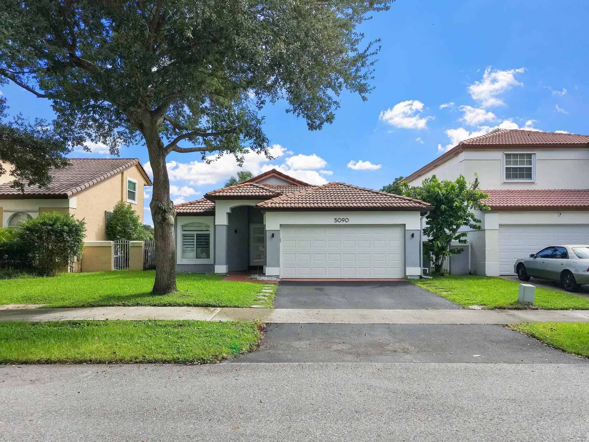 5090 NW 54th St