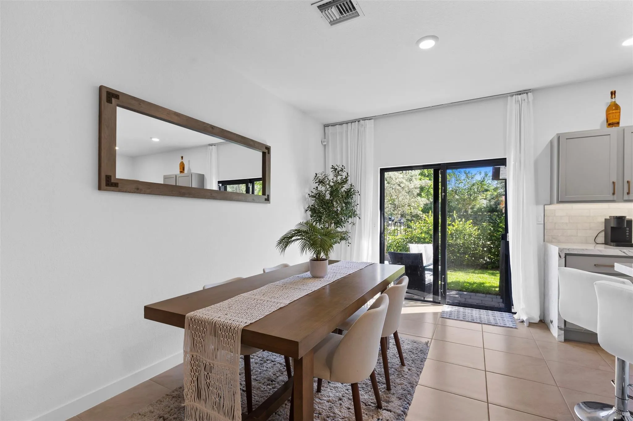 884 NW 3rd Ter