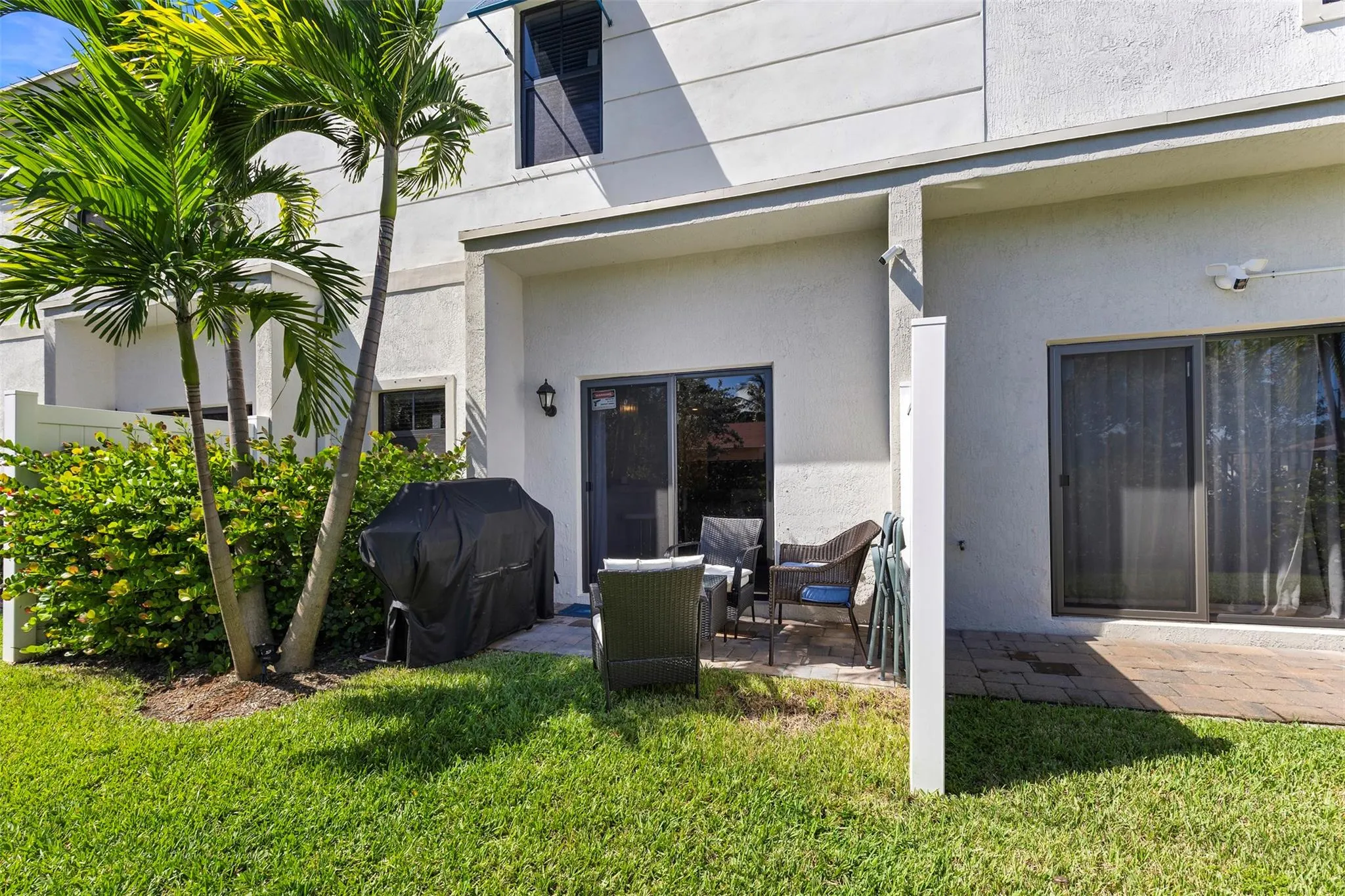 884 NW 3rd Ter