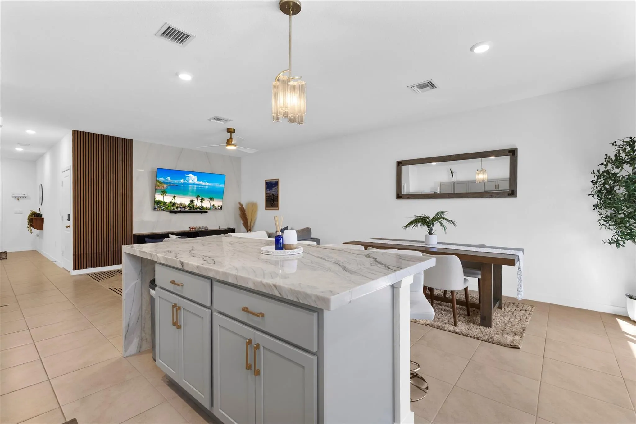 884 NW 3rd Ter