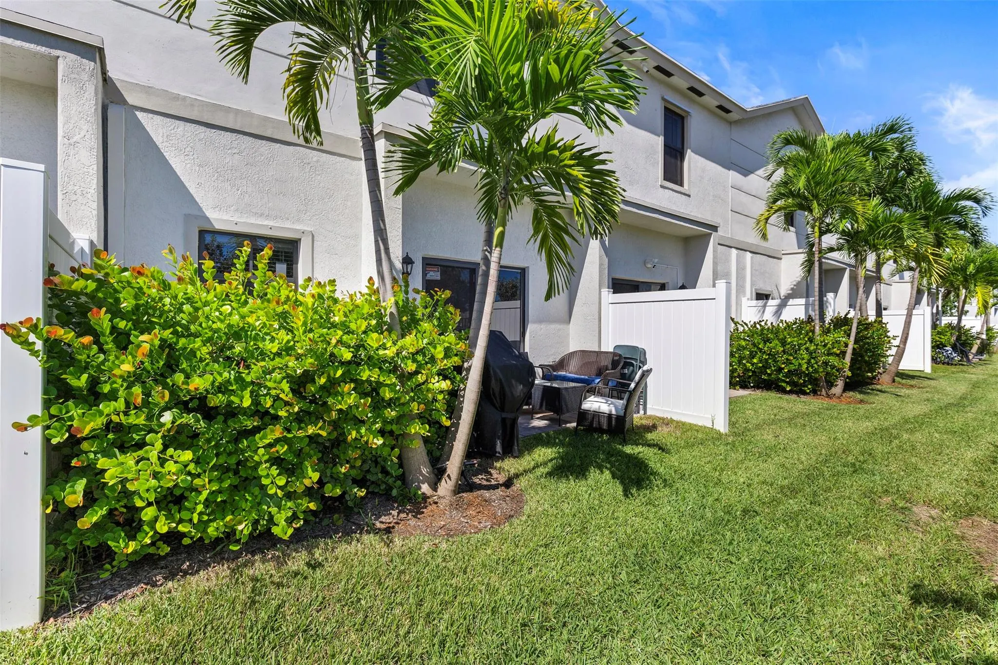 884 NW 3rd Ter