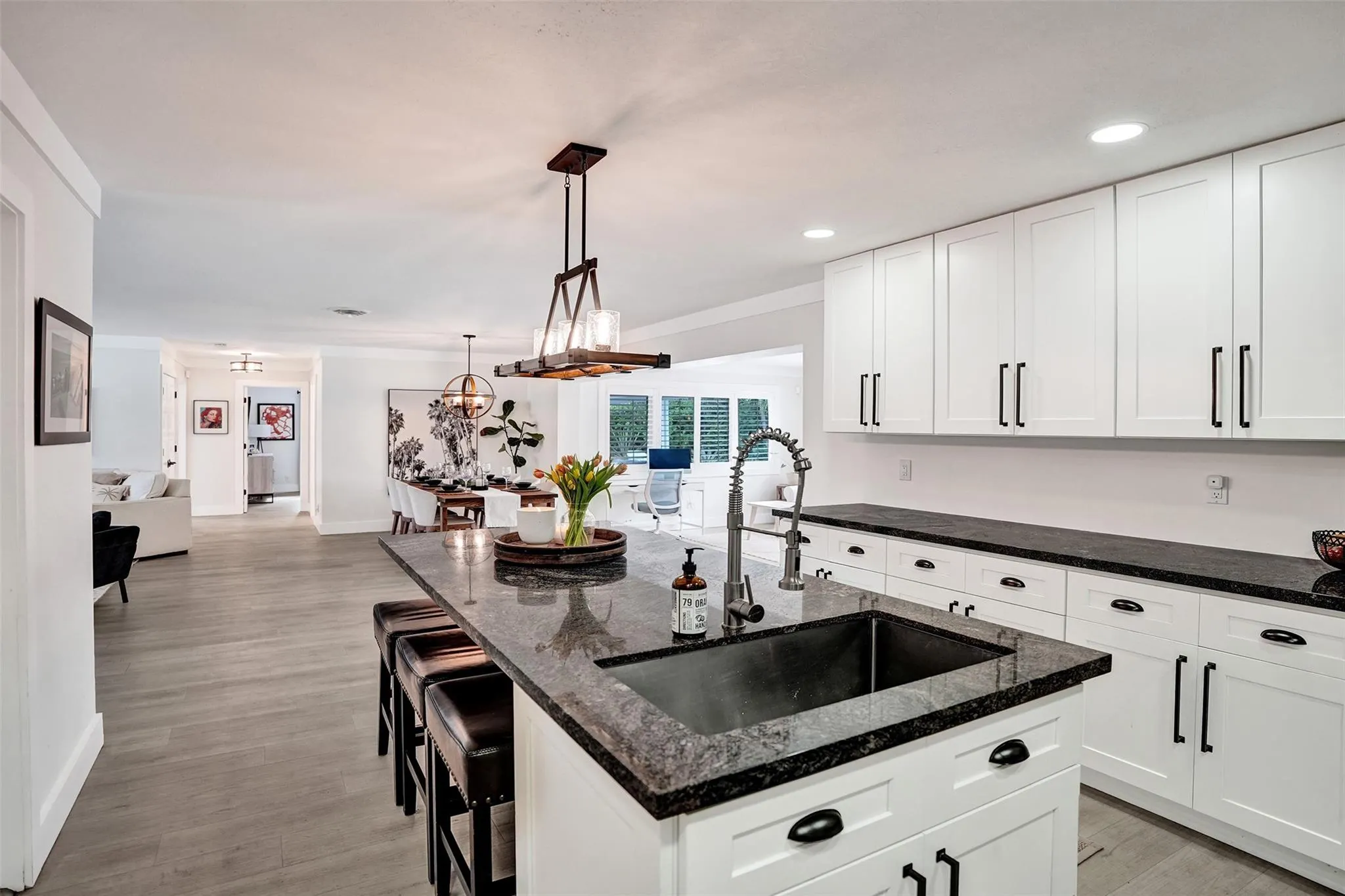 106 SE 10th Ct