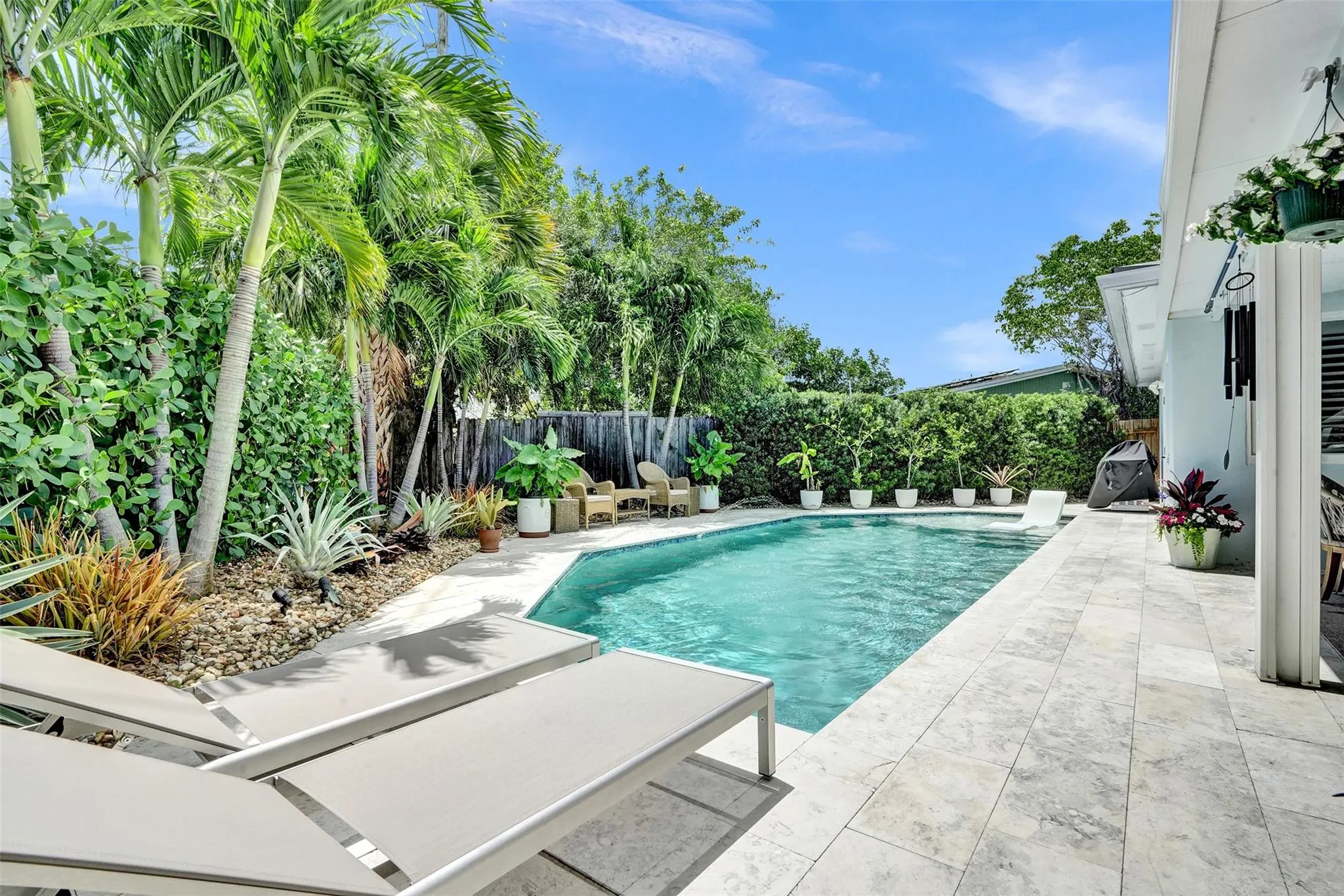 106 SE 10th Ct