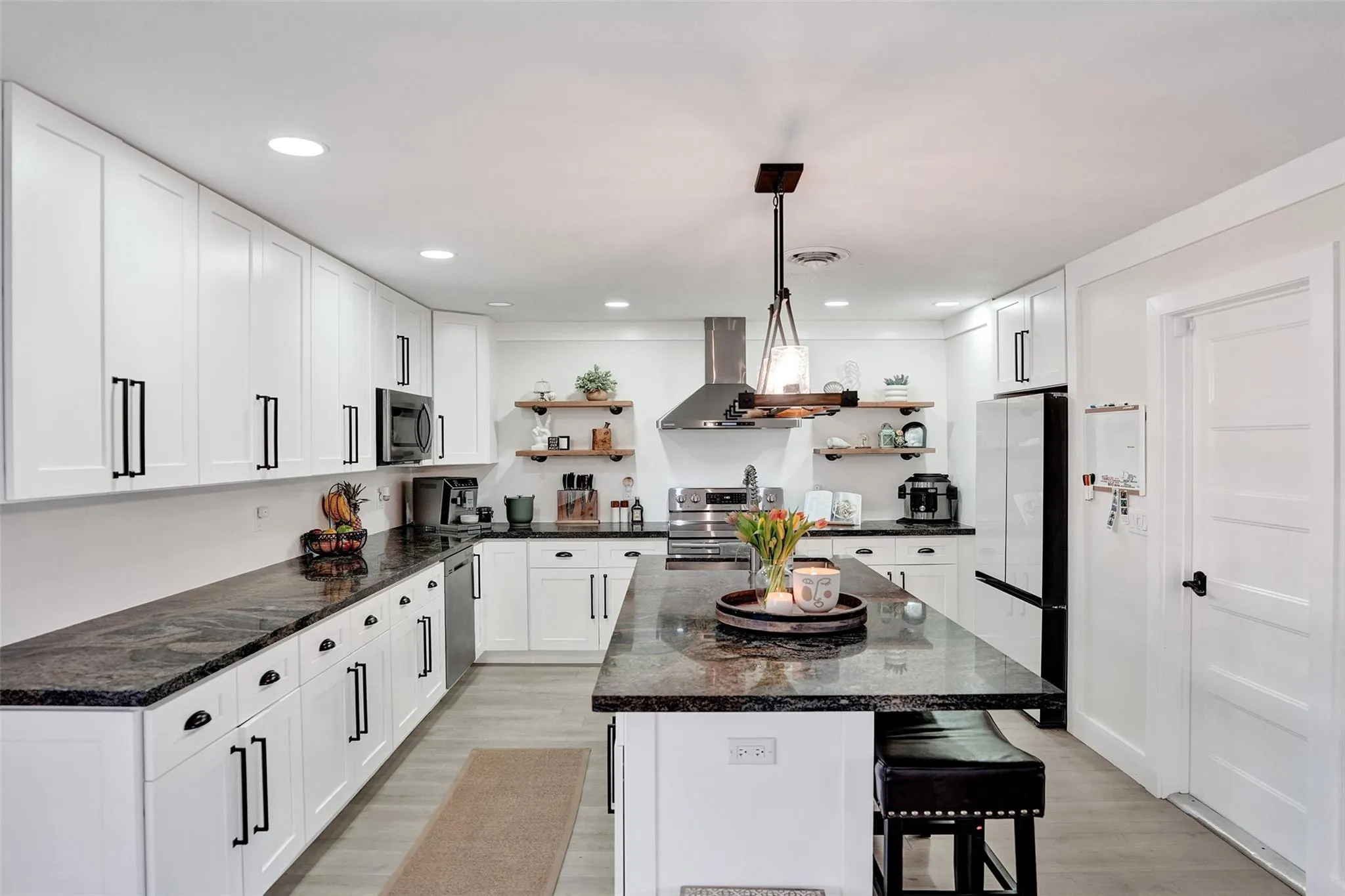 106 SE 10th Ct